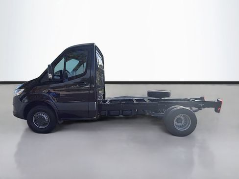 Used 2023 Mercedes-Benz Sprinter 3500 image 7