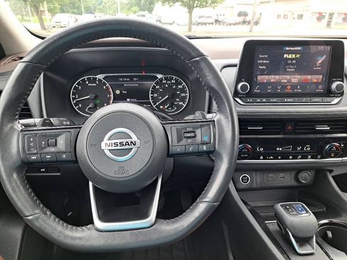 Used 2021 Nissan Rogue SV w/ Premium Package AWD/4WD image 4