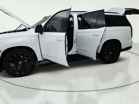Used 2026 Cadillac Escalade Platinum Sport AWD/4WD image 26
