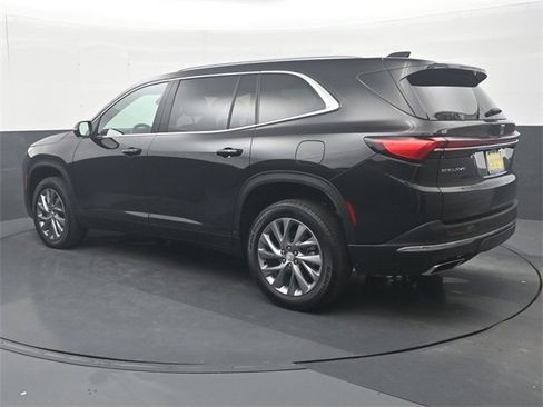 Used 2025 Buick Enclave Preferred image 5