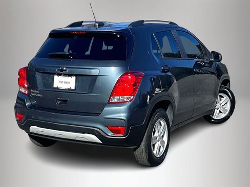 Certified 2022 Chevrolet Trax LT w/ LT Convenience Package image 5