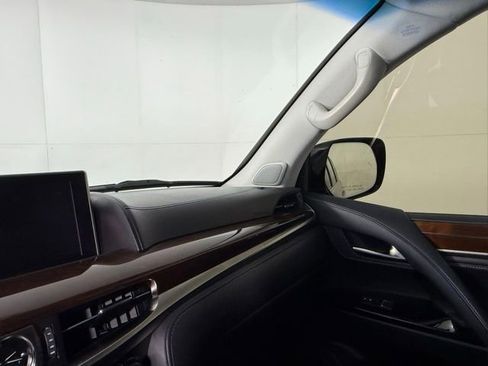 Used 2017 Lexus LX 570 4WD image 13