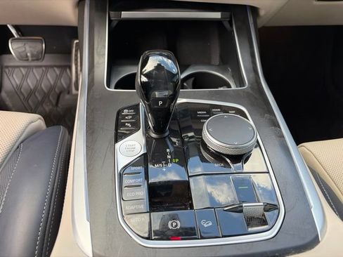 Used 2021 BMW X7 xDrive40i w/ M Sport Package AWD/4WD image 9