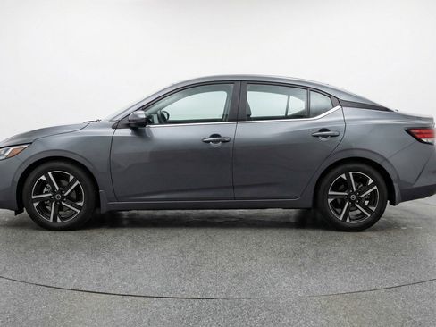 Used 2025 Nissan Sentra SV FWD image 5