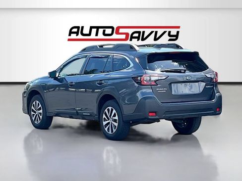 Used 2025 Subaru Outback Premium AWD/4WD image 5