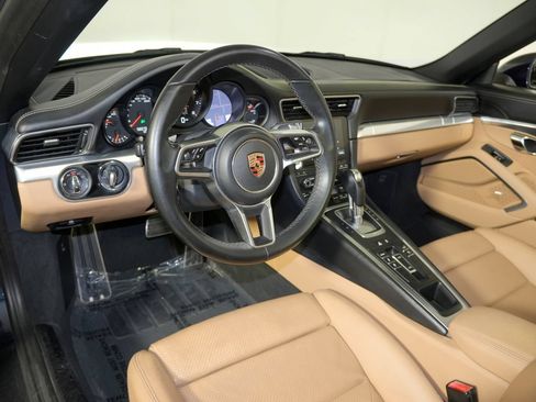 Certified 2017 Porsche 911 Targa 4 AWD/4WD image 4