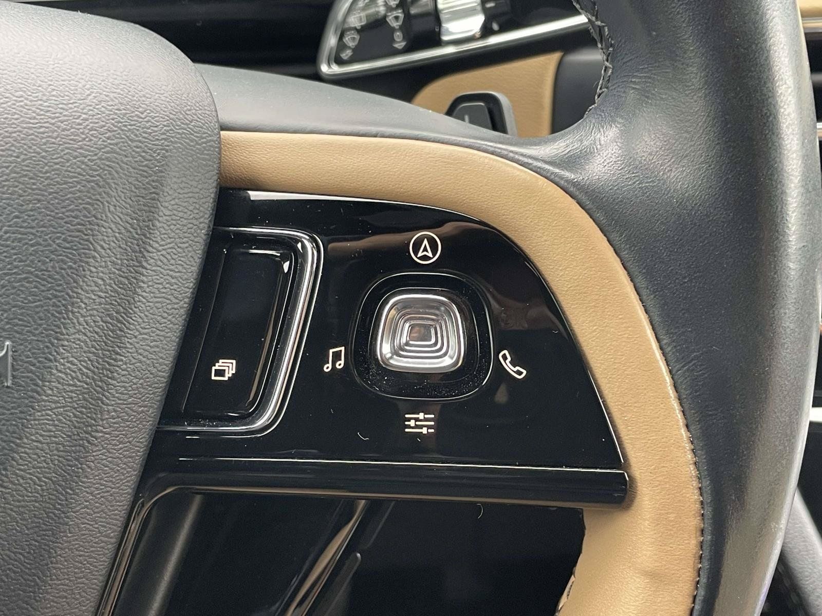 Used 2020 Lincoln Corsair Reserve FWD image 11