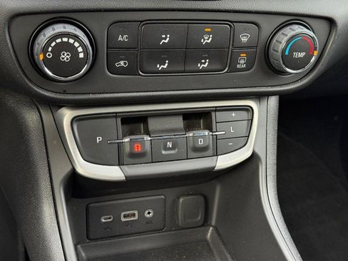 Certified 2023 GMC Terrain SLE image 19