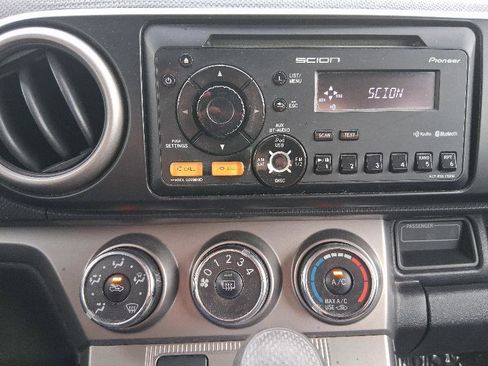 Used 2013 Scion xB image 32