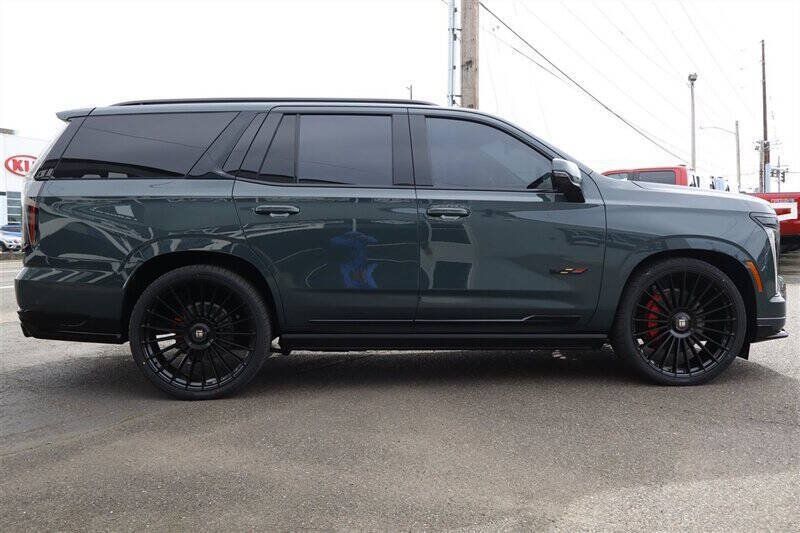 Used 2026 Cadillac Escalade V w/ LPO, ONYX Package AWD/4WD image 6