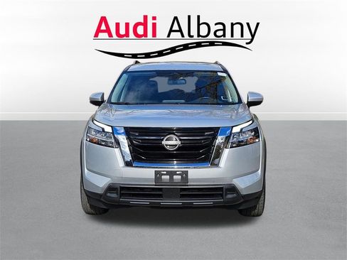 Used 2022 Nissan Pathfinder SV image 9