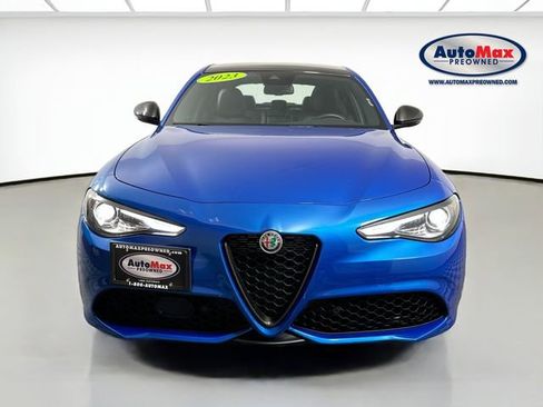 Used 2023 Alfa Romeo Giulia Estrema AWD/4WD image 7