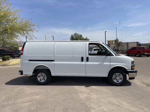 New 2026 Chevrolet Express 2500 w/ Driver Convenience Package image 7