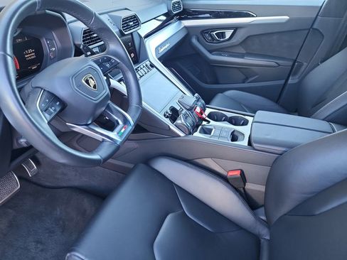 Used 2019 Lamborghini Urus image 12
