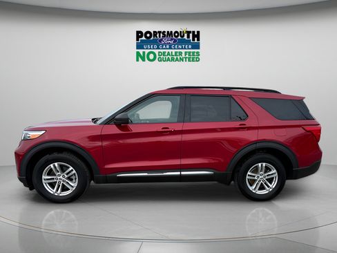 Used 2022 Ford Explorer XLT AWD/4WD image 2