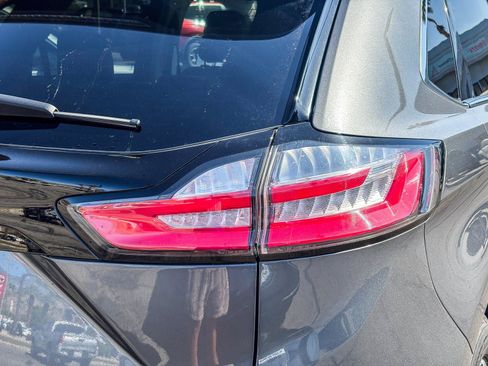 Used 2024 Ford Edge SEL w/ Convenience Package AWD/4WD image 9