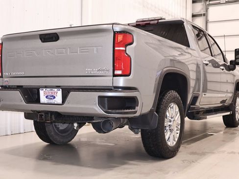 Used 2024 Chevrolet Silverado 3500 High Country w/ High Country Premium Package AWD/4WD image 10