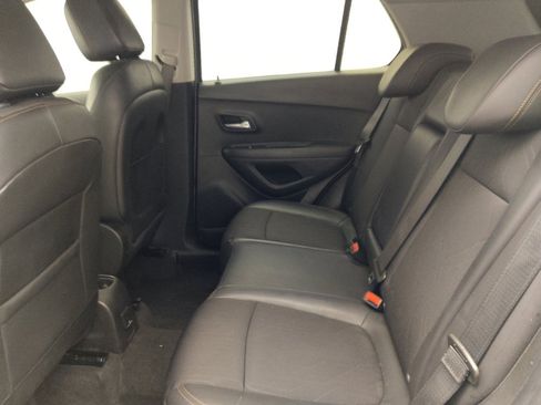Used 2020 Chevrolet Trax LT w/ Redline Edition FWD image 18