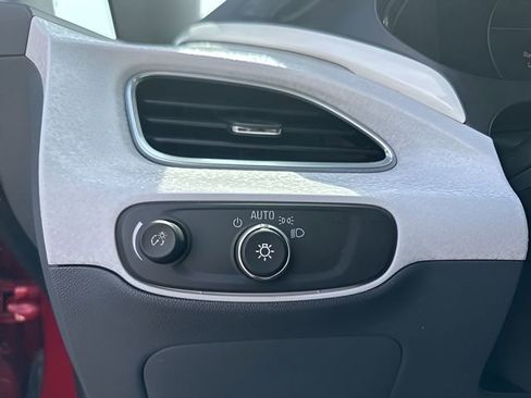 Used 2017 Chevrolet Bolt LT FWD image 14