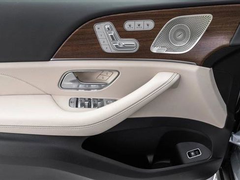 New 2026 Mercedes-Benz GLS 450 4MATIC image 13