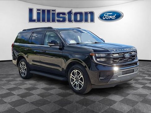 Used 2025 Ford Expedition Active AWD/4WD image 3