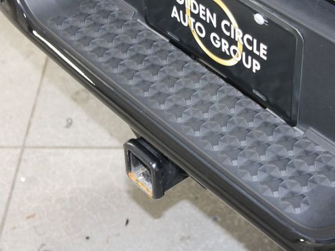 Used 2024 Chevrolet Colorado Z71 w/ Z71 Convenience Package 2 image 14