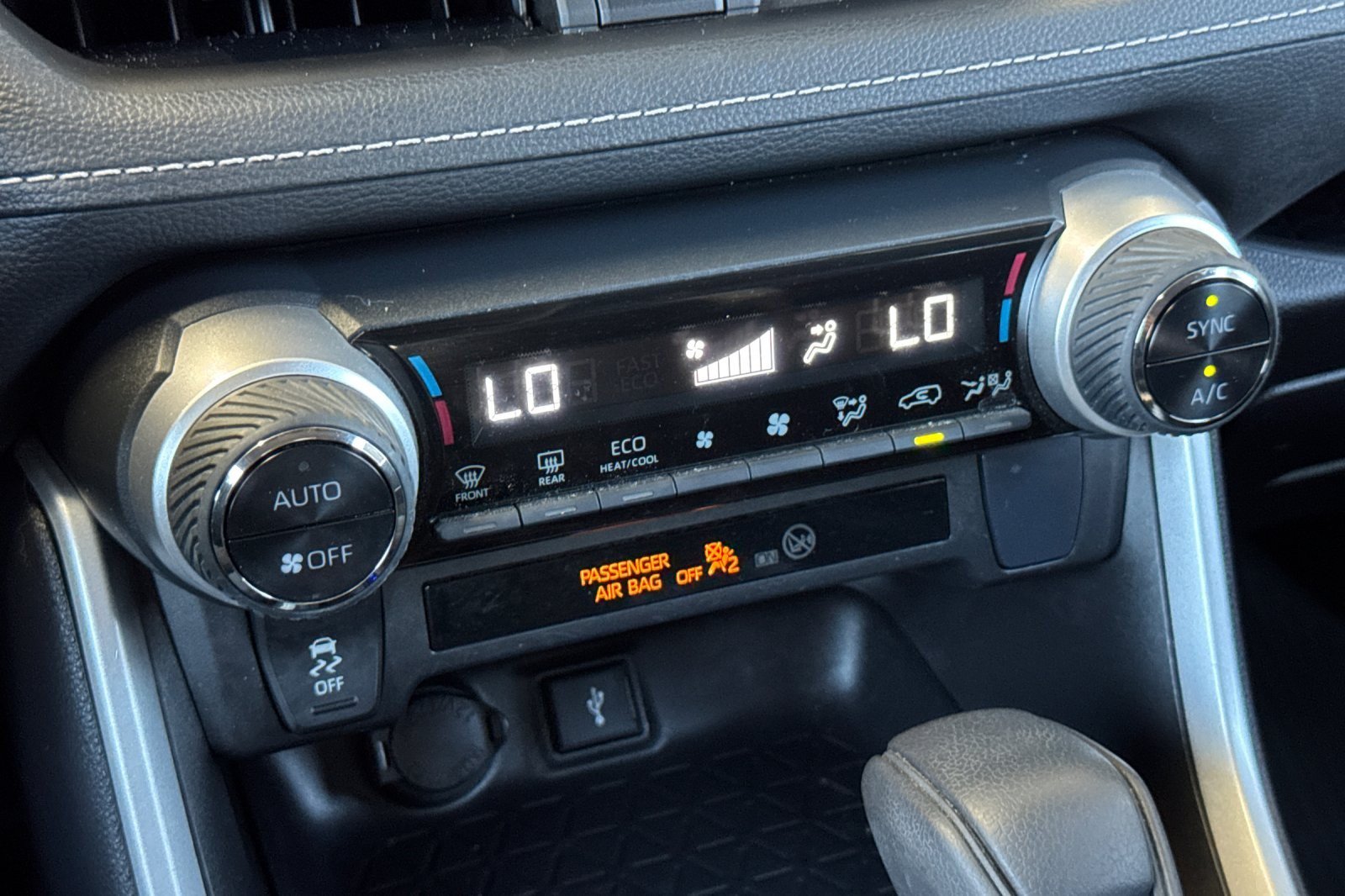 Certified 2022 Toyota RAV4 LE AWD/4WD image 19