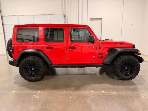 Used 2022 Jeep Wrangler Unlimited Sport AWD/4WD image 4