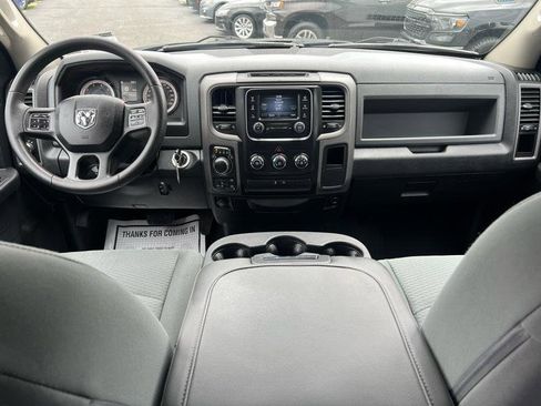 Used 2017 RAM 1500 Express AWD/4WD image 10