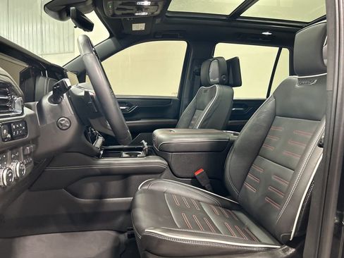Used 2025 GMC Yukon AT4 Ultimate image 9