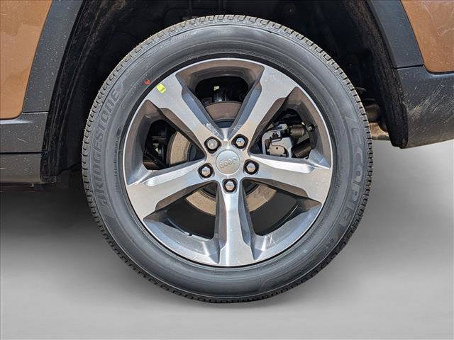 New 2026 Jeep Grand Cherokee Limited AWD/4WD image 10