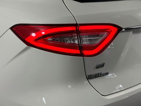 Used 2018 Maserati Levante AWD/4WD image 36