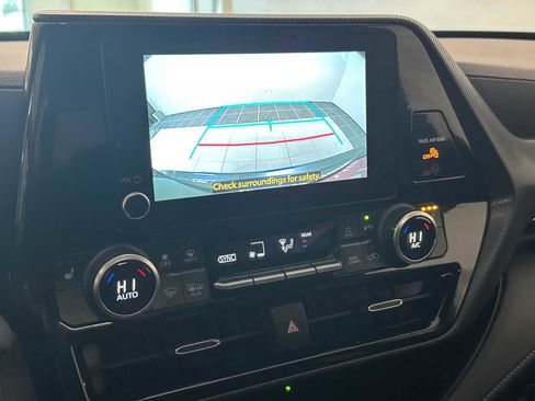 Certified 2024 Toyota Highlander XSE image 14