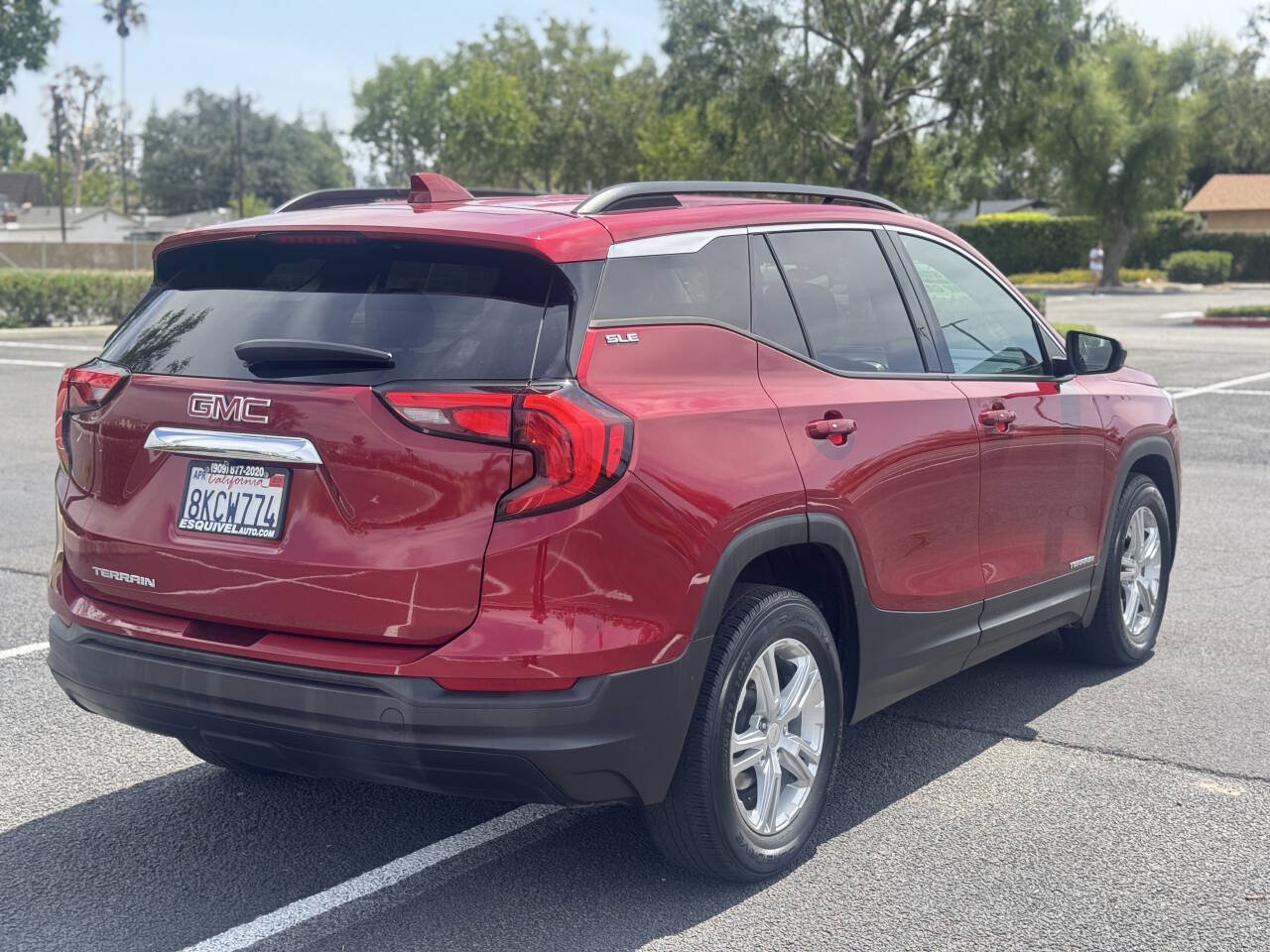 Used 2019 GMC Terrain SLE w/ Driver Convenience Package FWD image 6