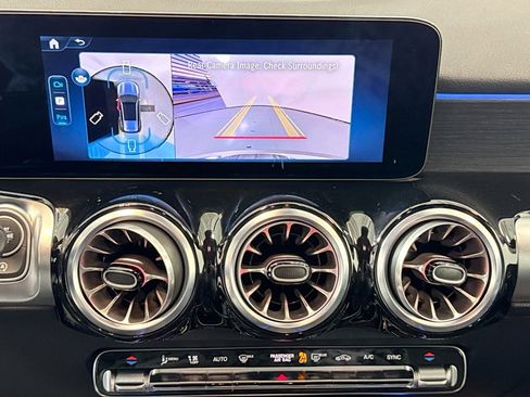 Certified 2025 Mercedes-Benz GLB 250 image 14