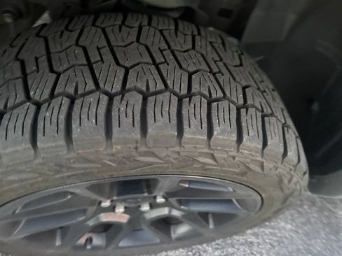 Used 2021 RAM 1500 Laramie AWD/4WD image 14
