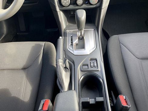 Used 2022 Subaru Impreza 2.0i Premium image 16