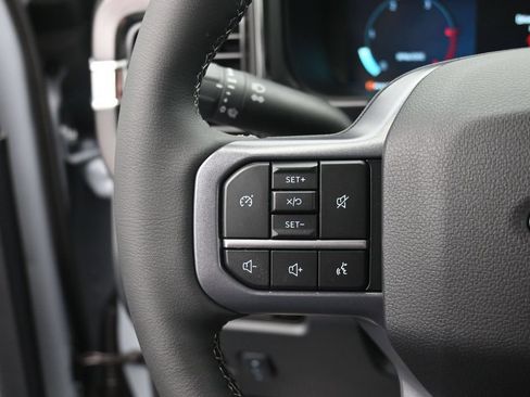 New 2026 Ford F250 Lariat w/ Black Appearance Package AWD/4WD image 9