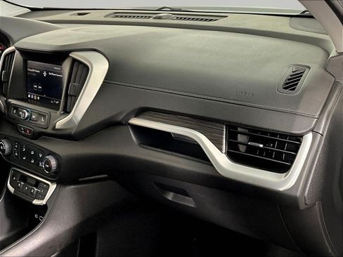 Used 2024 GMC Terrain SLE FWD image 26