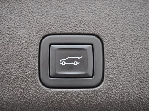 Used 2021 Chevrolet Tahoe Z71 w/ Rear Media and Nav Package AWD/4WD image 17
