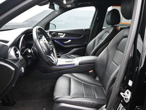 Used 2021 Mercedes-Benz GLC 300 4MATIC w/ Premium Package image 7