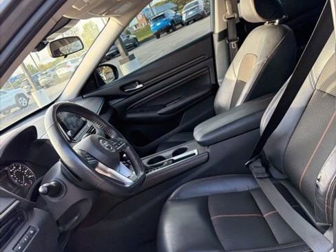 Used 2022 Nissan Altima 2.5 SR image 12