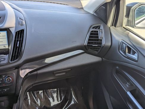 Used 2017 Ford Escape Titanium image 15