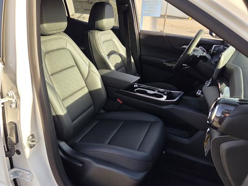 New 2026 Chevrolet Equinox LT w/ Convenience Package II AWD/4WD image 23