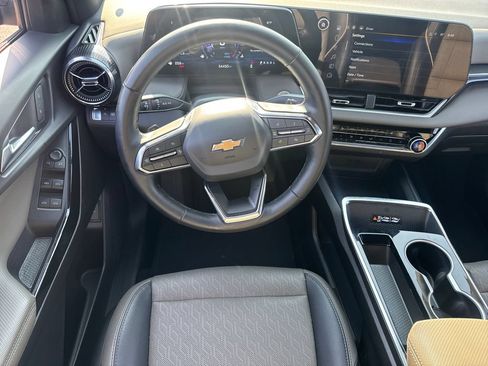 Used 2025 Chevrolet Equinox LT w/ Convenience Package II FWD image 15