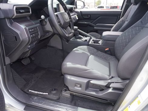 Certified 2026 Toyota Tacoma SR5 AWD/4WD image 13