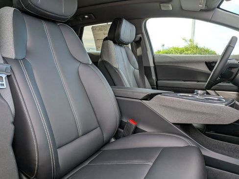 New 2026 Cadillac Optiq Luxury 1 image 28