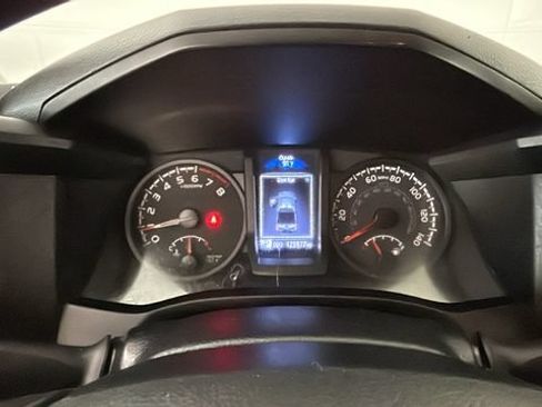Used 2021 Toyota Tacoma SR AWD/4WD image 17