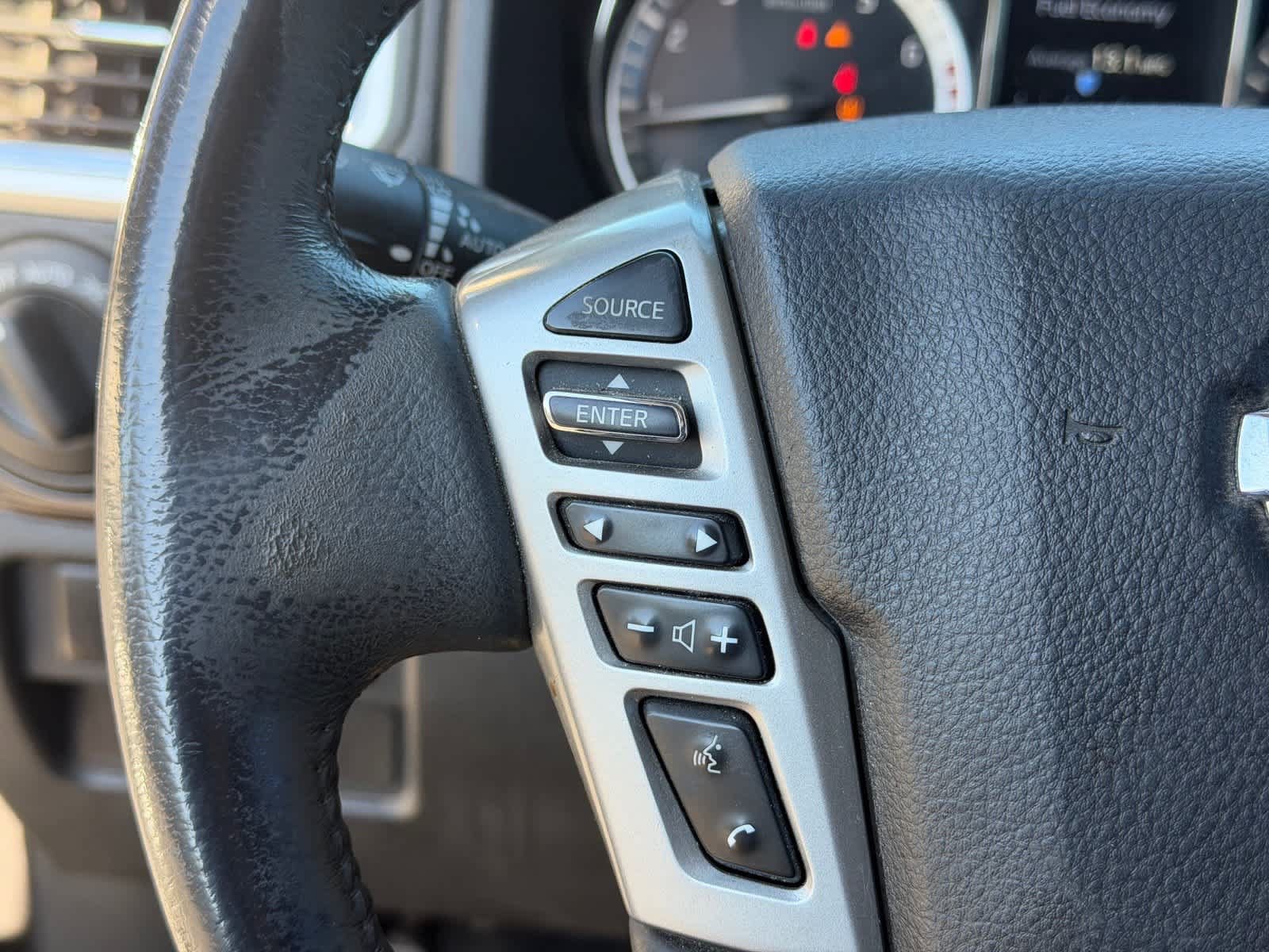 Used 2019 Nissan Titan SV w/ SV Convenience Package RWD image 17