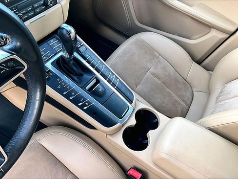 Used 2018 Porsche Macan Base image 5